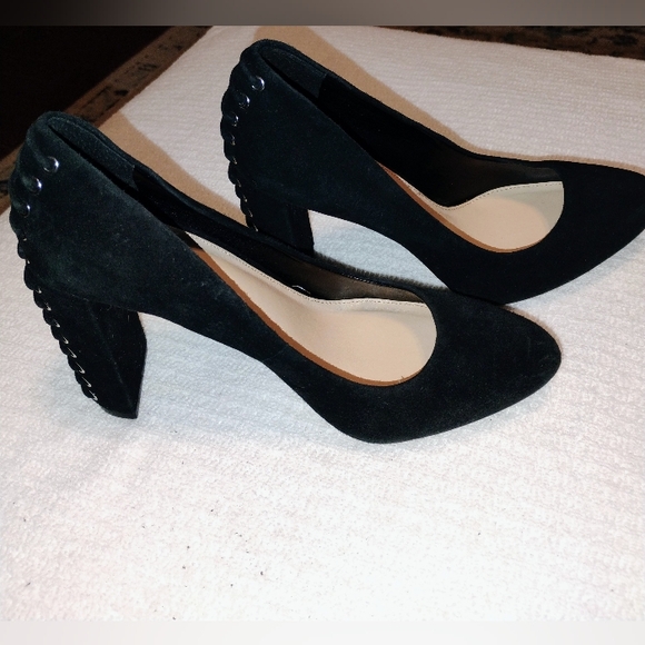 Vince Camuto VC-Dallan Black True Suede Pumps Womens 8.M‎ Block Threaded Heel - Picture 6 of 6